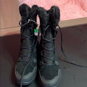 Columbia black snow boots